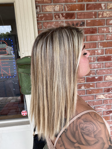 Beauty Salon «Aguilar Beauty & Barber Salon», reviews and photos, 645 10th St E, Palmetto, FL 34221, USA