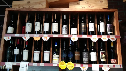 Liquor Store «Shyamrock Liquors», reviews and photos, 2926 Nashville Rd, Bowling Green, KY 42101, USA