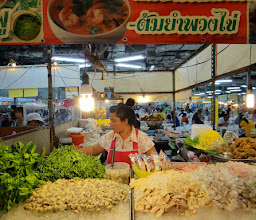 ตลาดนัดเปิดกรุสมบัติเซฟวัน photo