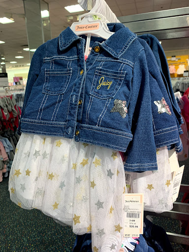 Department Store «Century 21 Department Store», reviews and photos, 1085 Old Country Rd, Westbury, NY 11590, USA