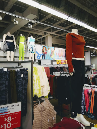 Clothing Store «Old Navy», reviews and photos, 7 Backus Ave, Danbury, CT 06810, USA