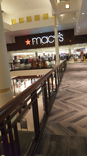 Shopping Mall «St. Charles Towne Center», reviews and photos, 11110 Mall Cir, Waldorf, MD 20603, USA