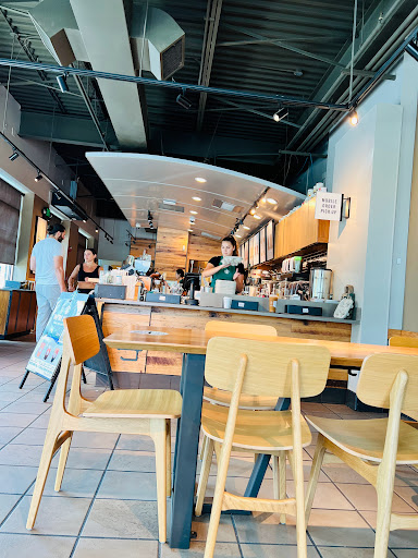 Coffee Shop «Starbucks», reviews and photos, 154 Turnpike Rd, Southborough, MA 01772, USA