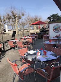 Atmosphère du Restaurant La guinguette du port à Thonon-les-Bains - n°18