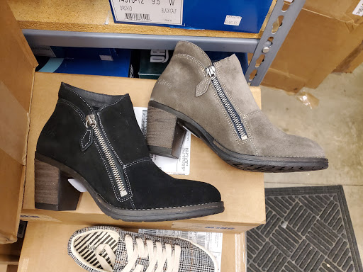 Shoe Store «Chiappetta Shoe Store», reviews and photos, 6821 39th Ave, Kenosha, WI 53142, USA