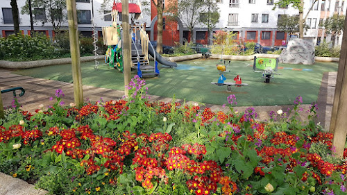 Jardin de la place du Docteur-Navarre à Paris