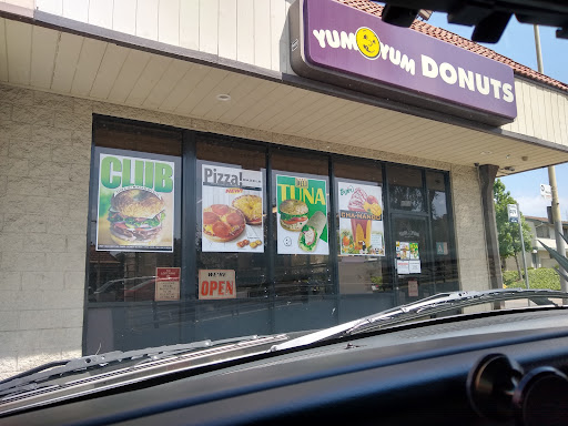Bagel Shop «Yum Yum Donuts», reviews and photos, 8704 Foothill Blvd, Sunland-Tujunga, CA 91040, USA