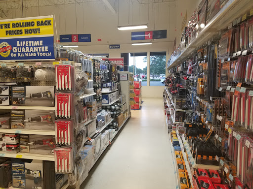 Hardware Store «Harbor Freight Tools», reviews and photos, 3428 E Silver Springs Blvd, Ocala, FL 34470, USA