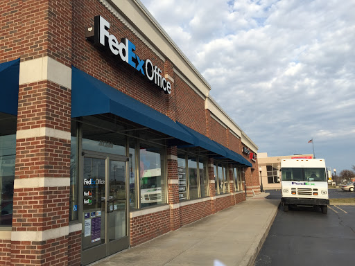 Print Shop «FedEx Office Print & Ship Center», reviews and photos, 37330 W 6 Mile Rd, Livonia, MI 48152, USA