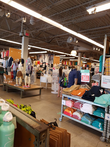 Clothing Store «Old Navy», reviews and photos, 3885 NE 163rd St, North Miami Beach, FL 33160, USA