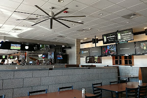 Brewers Restaurant & Sports Bar