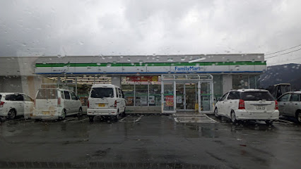 ファミリーマート 大野インター店