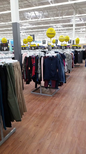 Department Store «Walmart Supercenter», reviews and photos, 970 Gehringer Dr, Fowlerville, MI 48836, USA