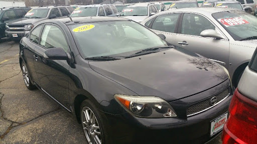 Used Car Dealer «Ultimo Precio», reviews and photos, 1542 E New York St, Aurora, IL 60505, USA