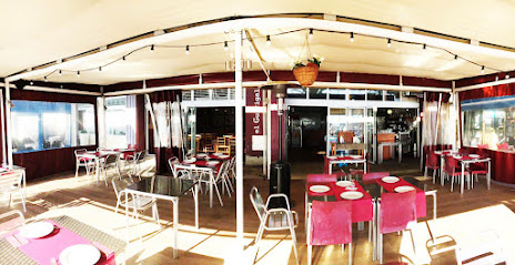 Restaurante Guirigall - Pollos asados en Masnou - Passeig del Port Esportiu, Local 94, 08320, Barcelona, Spain