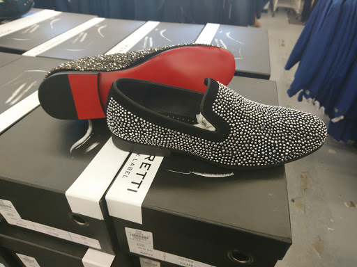 Clothing Store «K&G Fashion Superstore», reviews and photos, 5802 E Virginia Beach Blvd #108, Norfolk, VA 23502, USA