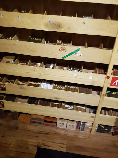Tobacco Shop «Stogies Cigars and Lounge», reviews and photos, 55 E Olentangy St, Powell, OH 43065, USA