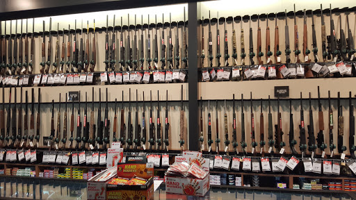 Shopping Mall «Oakland Mall», reviews and photos, 412 W 14 Mile Rd, Troy, MI 48083, USA