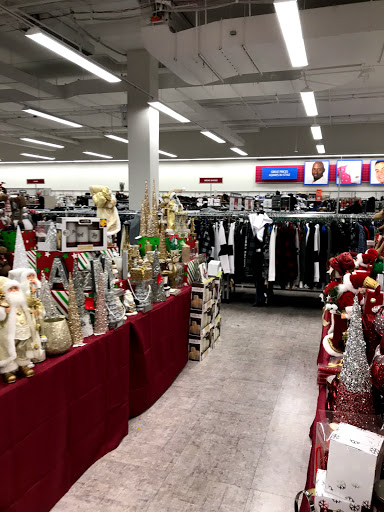 Clothing Store «Burlington Coat Factory», reviews and photos, 4849 Golf Rd, Skokie, IL 60077, USA