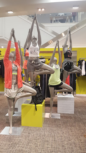 Department Store «Lord & Taylor», reviews and photos, 760 Boylston St, Boston, MA 02199, USA