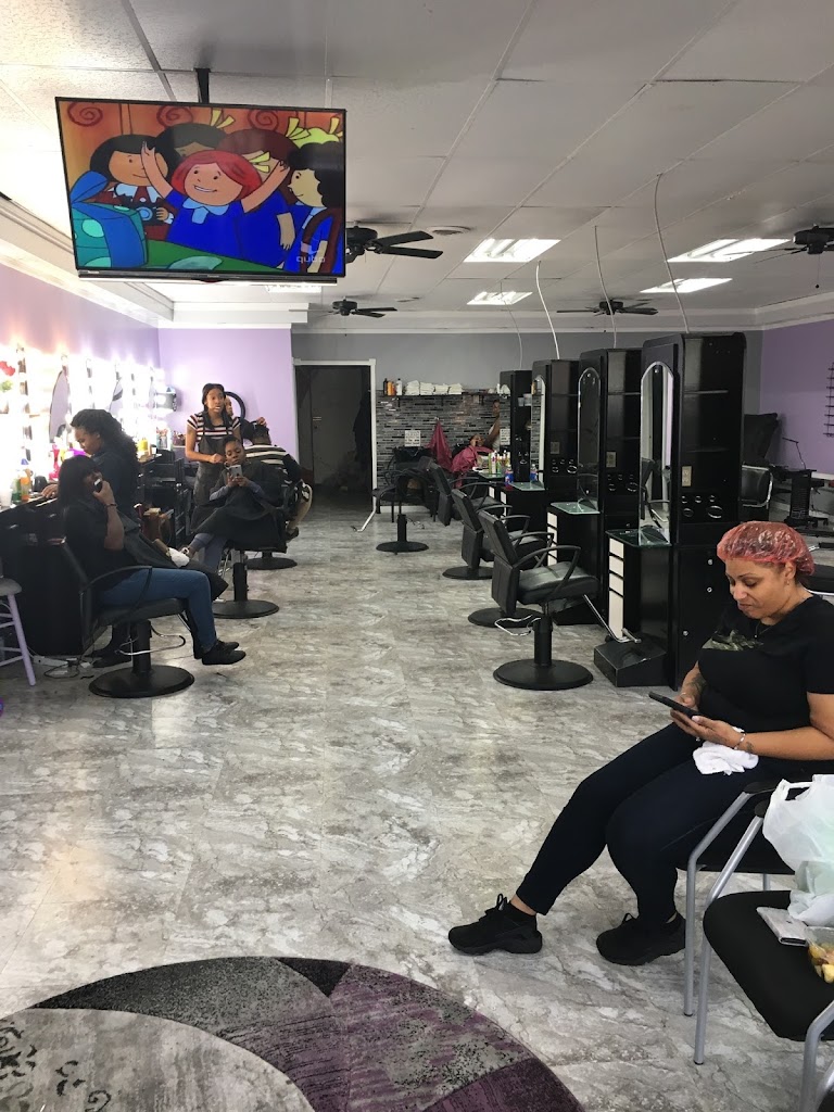 Salon 17 Beauty Bar 48203