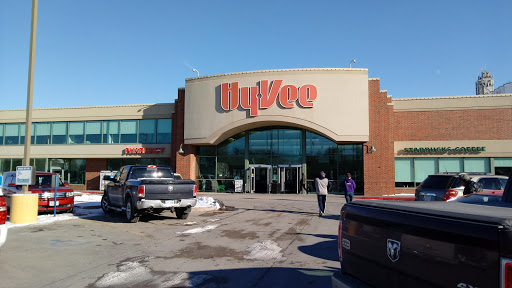 Supermarket «Hy-Vee», reviews and photos, 910 N Jefferson Way, Indianola, IA 50125, USA
