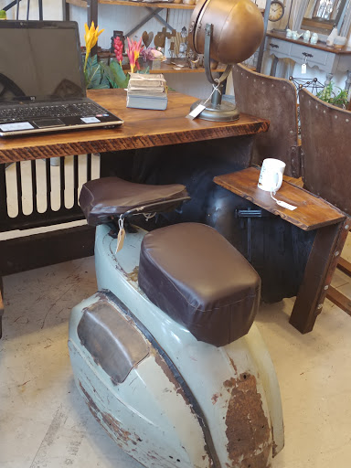 Antique Store «Logan Village Mall», reviews and photos, 977 Logan St, Noblesville, IN 46060, USA