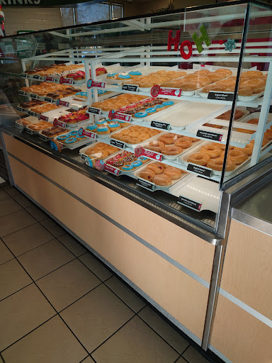 Donut Shop «Krispy Kreme Doughnuts», reviews and photos, 1444 N Battlefield Blvd, Chesapeake, VA 23320, USA