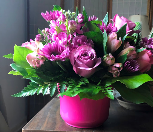 Florist «Autumn Rose Flower & Gift Shoppe», reviews and photos, 990 Bridgeport Ave, Milford, CT 06460, USA