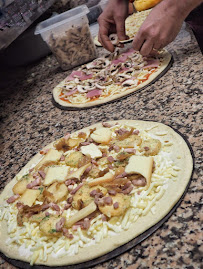 Photos du propriétaire du Pizzas à emporter Little Italy Fontaine le Comte - n°4