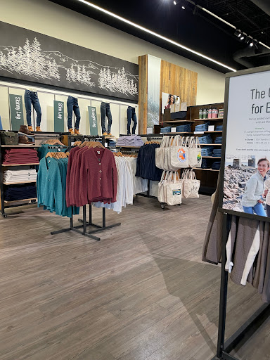 Clothing Store «L.L. Bean», reviews and photos, 4401 W 119th St, Leawood, KS 66209, USA