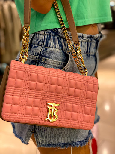 Clothing Store «Burberry Outlet», reviews and photos, 5220 Fashion Outlets Way, Rosemont, IL 60018, USA