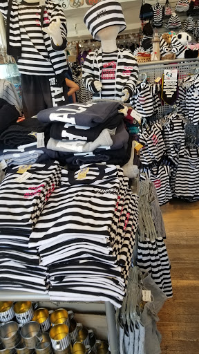 Gift Shop «Alcatraz Gift Shop», reviews and photos, 39 Pier 39 Concourse, San Francisco, CA 94133, USA