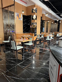 Atmosphère du Restaurant asiatique Restaurant Asian House Family Plaza 珊瑚酒楼 à Les Abymes - n°5