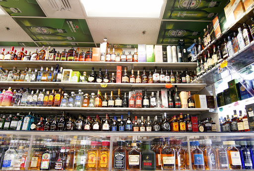 Liquor Store «Hollywood Liquors Inc», reviews and photos, 950 Tremont St, Roxbury Crossing, MA 02120, USA