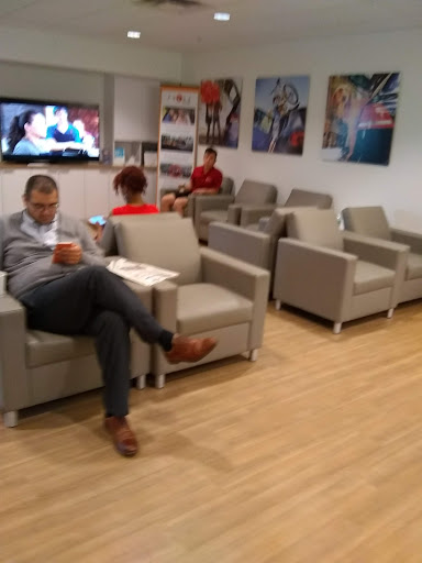 Volkswagen Dealer «Luther Westside Volkswagen», reviews and photos, 2370 MN-100, St Louis Park, MN 55416, USA