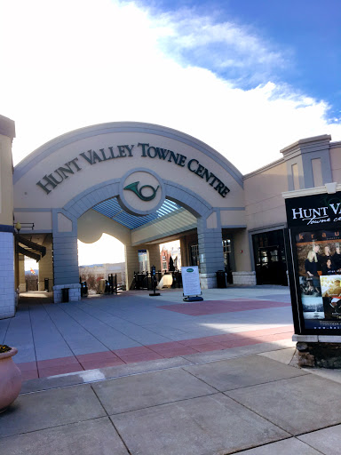 Shopping Mall «Hunt Valley Towne Centre», reviews and photos, 118 Shawan Rd, Cockeysville, MD 21030, USA