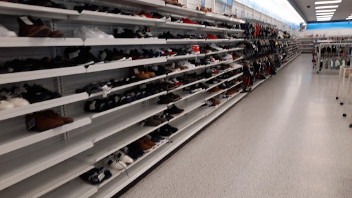 Clothing Store «Ross Dress for Less», reviews and photos, 1985 W Malvern Ave, Fullerton, CA 92833, USA