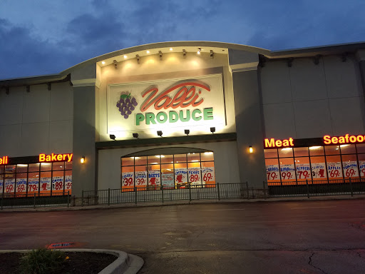 Grocery Store «Valli Produce of Glendale Heights», reviews and photos, 155 E N Ave, Glendale Heights, IL 60139, USA