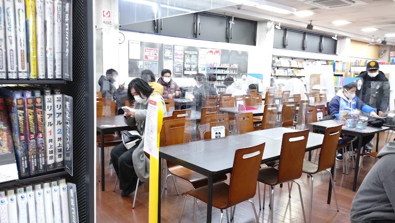 TSUTAYA 六高台店