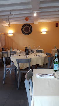 Atmosphère du Restaurant La Taverne des Grottes à Thorigné-en-Charnie - n°10