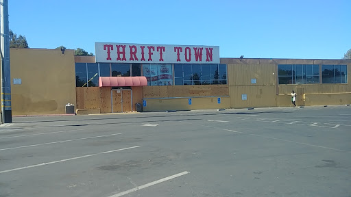 Thrift Store «Thrift Town», reviews and photos, 410 El Camino Ave, Sacramento, CA 95815, USA