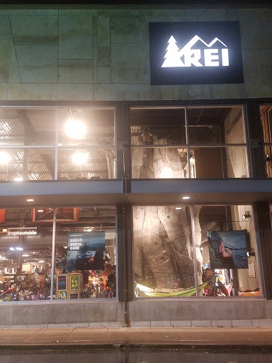 Camping Store «REI», reviews and photos, 1703 S Brentwood Blvd, Brentwood, MO 63144, USA
