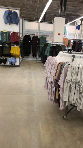 Clothing Store «Old Navy», reviews and photos, 90 Pleasant Valley St, Methuen, MA 01844, USA