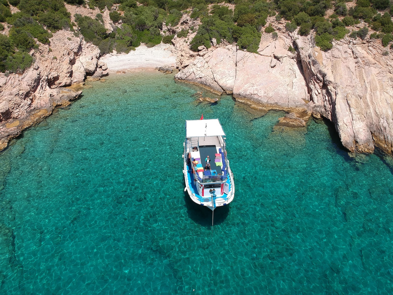 Fotografija Pacoz Dive Site z lahki kamenček površino