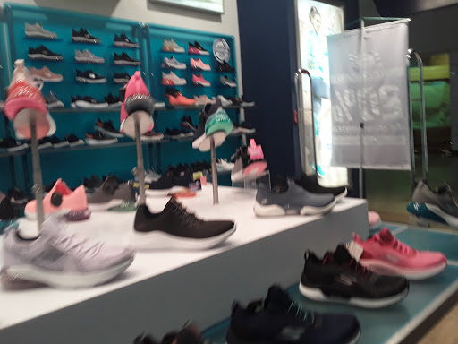 Stores to buy skechers sneakers Caracas