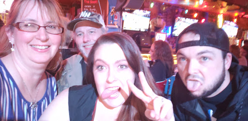 Live Music Bar «Tin Roof», reviews and photos, 3921 Shelbyville Rd, Louisville, KY 40207, USA