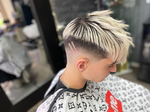Peluquería Barbería Razorking en Polade Lena, Oviedo