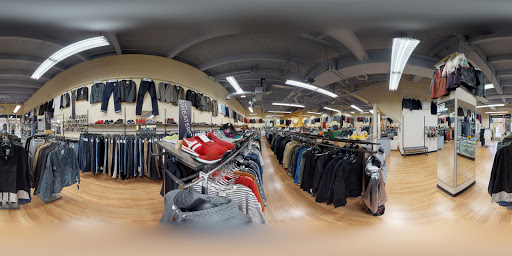 Used Clothing Store «Crossroads Trading Co.», reviews and photos, 128 NW 23rd Ave, Portland, OR 97210, USA