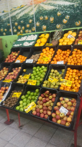 Opiniones de Frutas y Verduras RyG en Sarandí Grande - Frutería